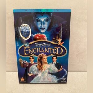 Walt Disney Enchanted Widescreen DVD with Amy Adams [2007 Romantic Comedy]